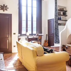 At The Pier Of - The House Of Travelers Italien